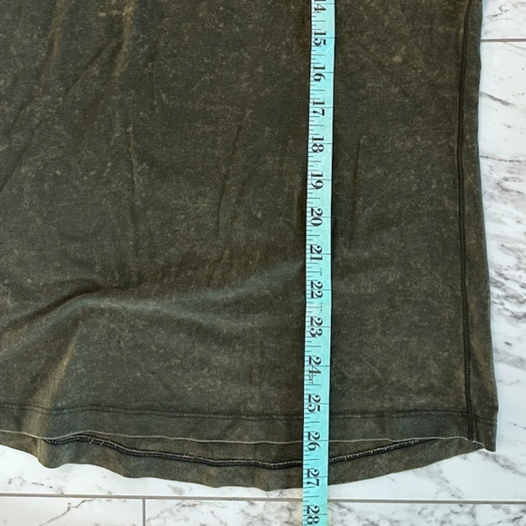 Lululemon Men's 5 Year Basic T-Shirt - Cloudy Wash - Dark Olive - Small - Picture 4 of 4